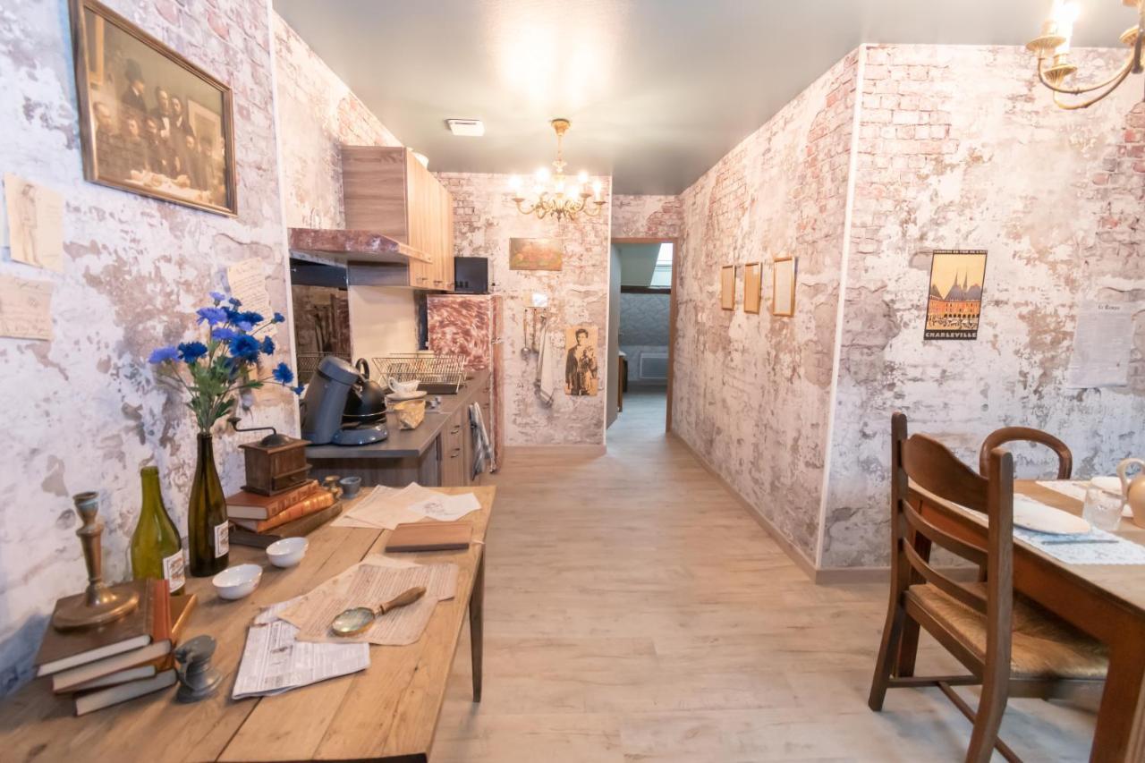 Chez Arthur Rimbaud ชาร์เลอวิลล์-เมซิแยร์ ภายนอก รูปภาพ